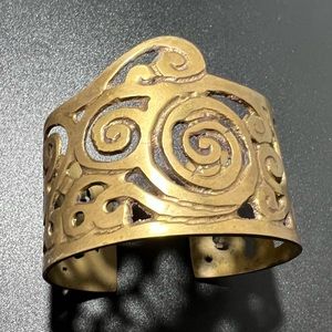Vintage Chunky Brass Cuff Bracelet Spiral Swirl Cut Out Brutalist Made in India